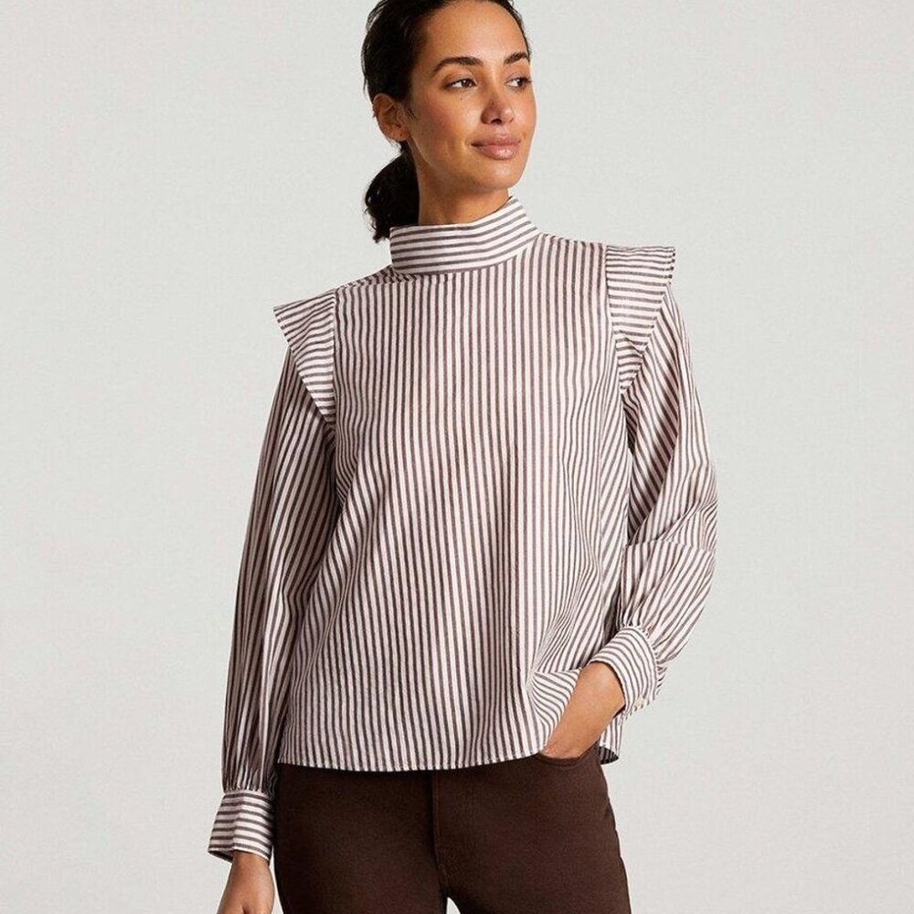 Everlane | The Wing Shoulder Mock Neck Top in Pecan/White - Size 12